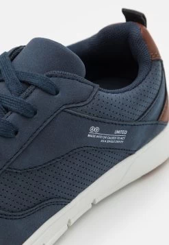 Pier One Sneakers Laag - Dark Blue 13 Pier One Sneakers Laag - Dark Blue -Pier One 31bbbcb0905e419fbe2b72be44c9f69c