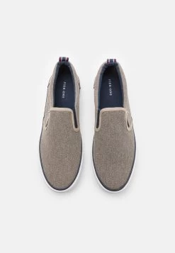 Pier One Unisex - Sneakers Laag - Taupe 11 Pier One Unisex - Sneakers Laag - Taupe -Pier One 4bfc3dea16e84e949402e19f285476a8