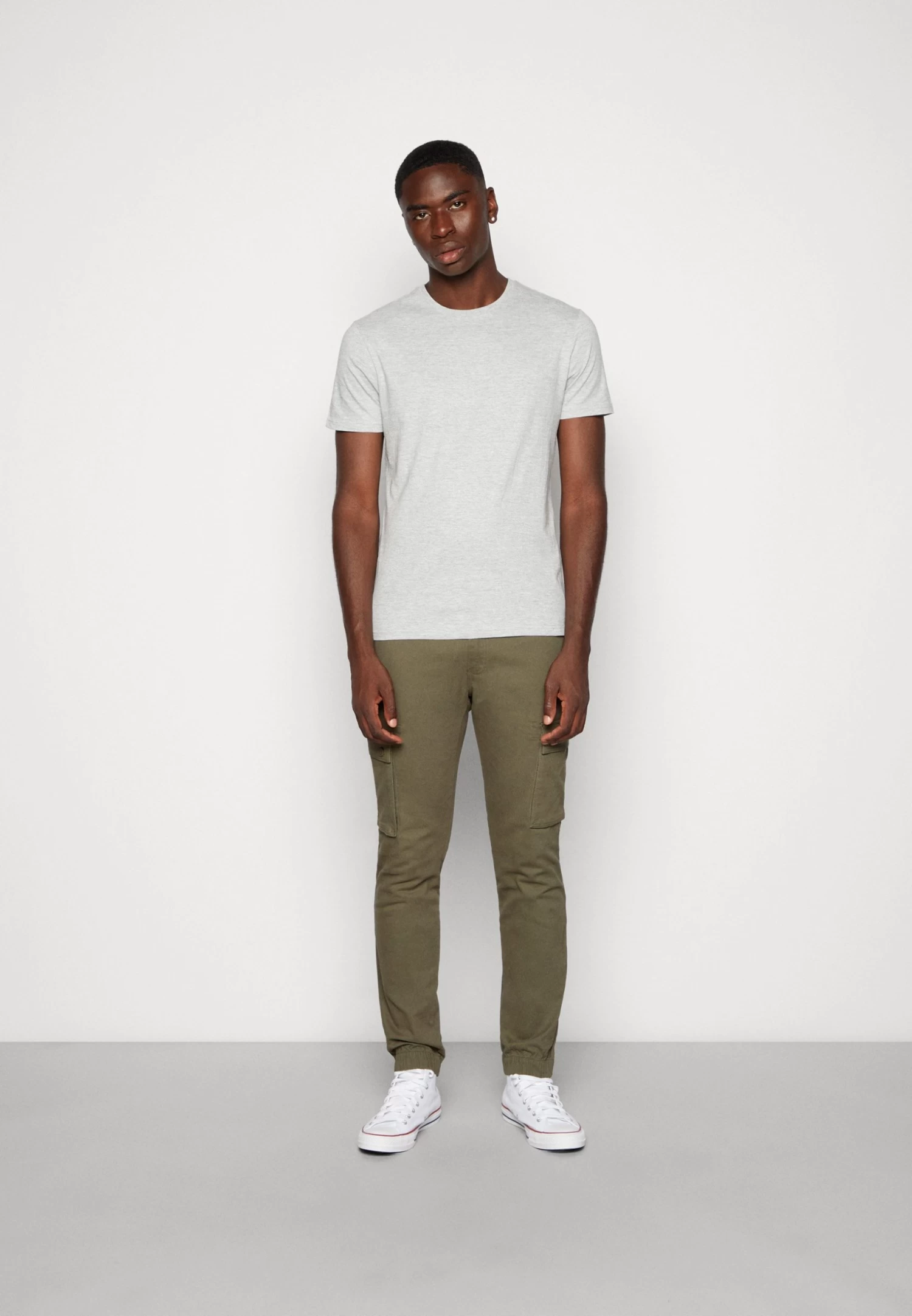 Pier One Unisex 5 Pack - T-Shirt Basic - Black /Dark Blue/Dark Green 3 Pier One Unisex 5 Pack - T-Shirt Basic - Black /Dark Blue/Dark Green