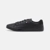 Pier One Unisex - Sneakers Laag - Black -Pier One 9126fe17f3714c259361e1791a3037b2