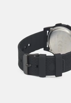 Pier One -Pier One ca13221971854356b40e873b68d48439